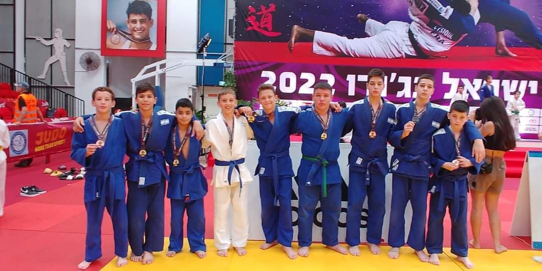 ЧЕМПИОНСКИЙ КВИНТЕТ НА ТАТАМИ