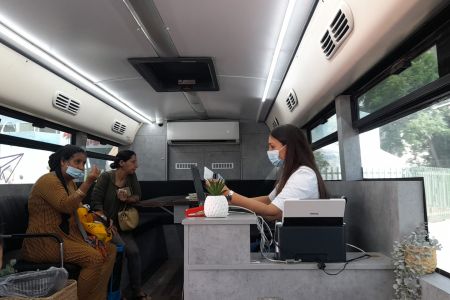 Автобус услуг ежемесячно помогает сотням ашкелонцев